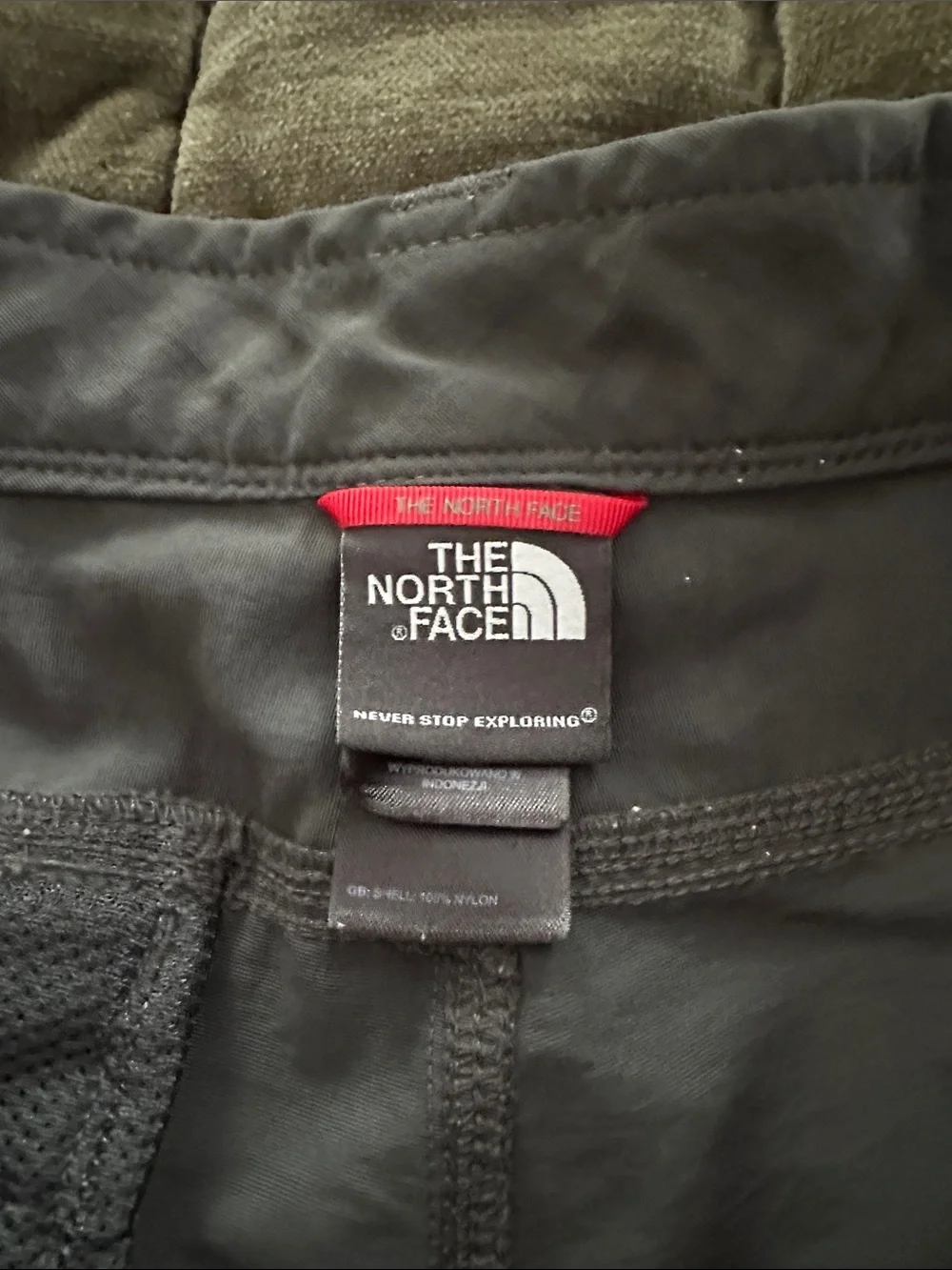 The North Face Men's Cargo Shorts — Dark Gray size 38; 9 1/2 inseam